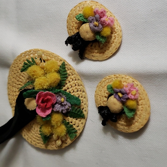 Vintage Crochet Hat Brooch and Earrings Set - Picture 2 of 5